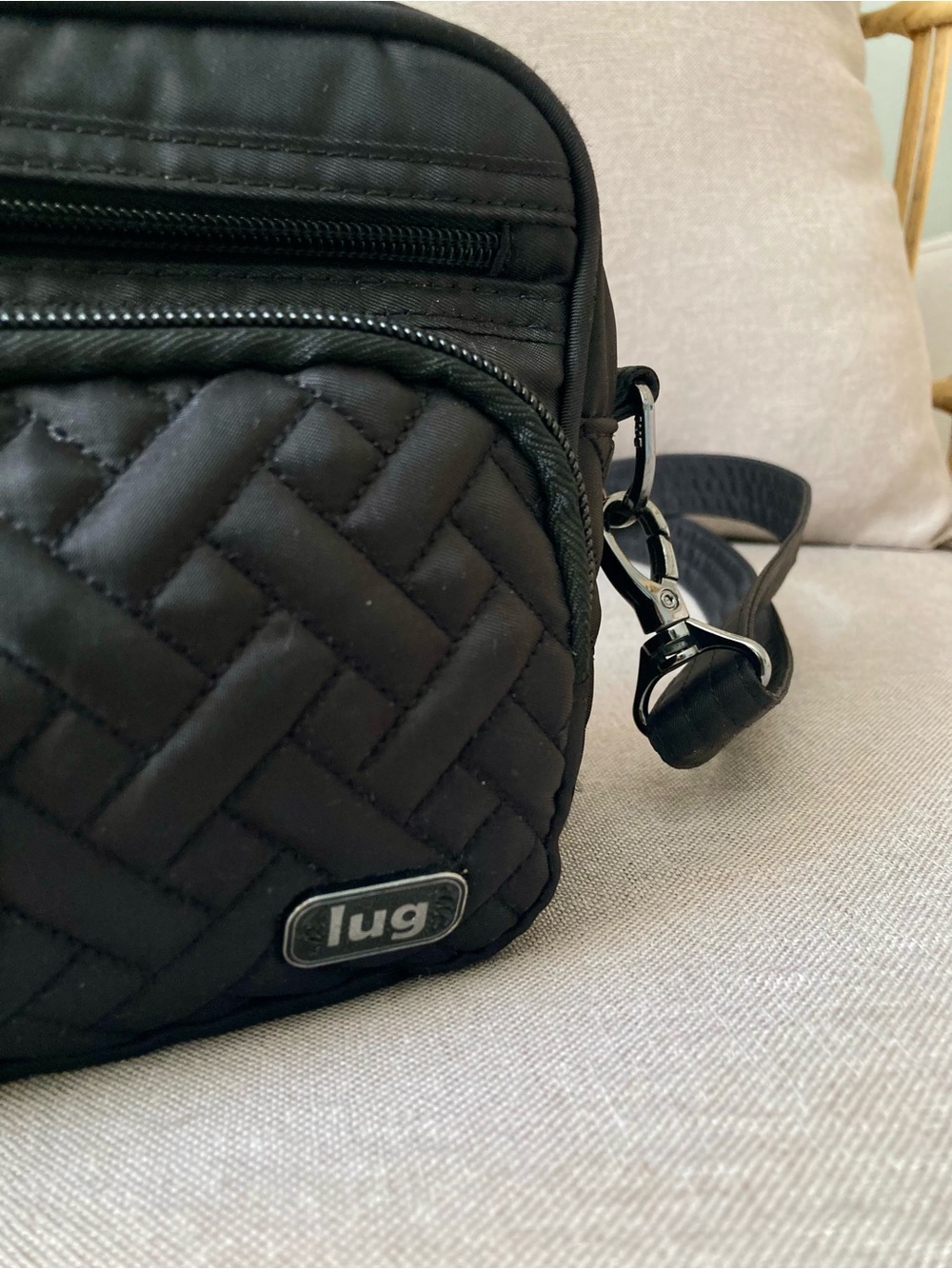 Lug Carousel XL RFID Crossbody & Belt Bag Black Quilted Travel Organizer EUC - Picture 5 of 12